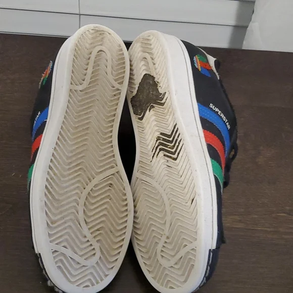 Adidas Originals Superstar Black Green Red Kids Size 4 - Picture 6 of 8